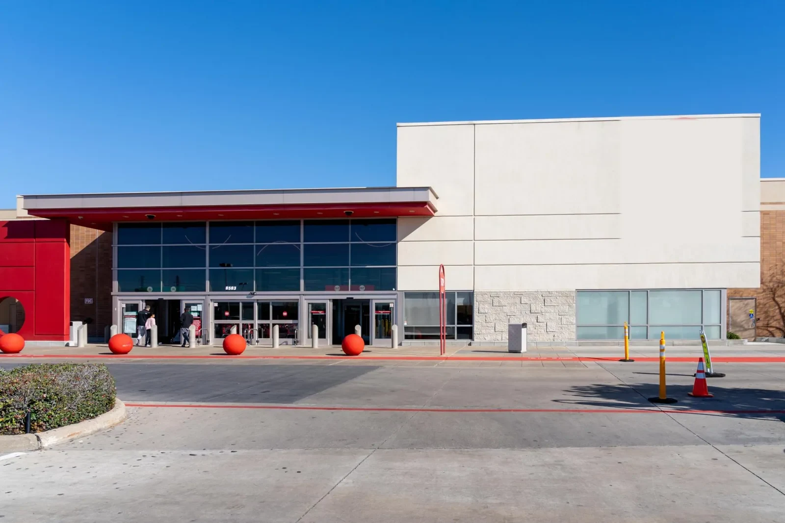Big-Box Retail Roofing in Burbank, CA